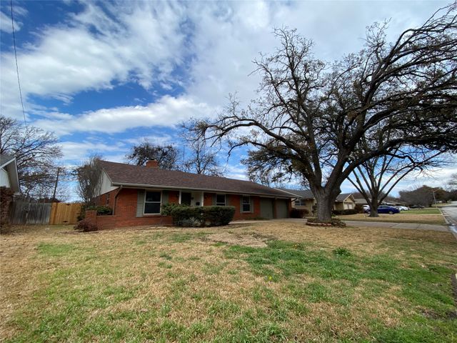 6116 Winifred Drive, Fort Worth, TX 76133