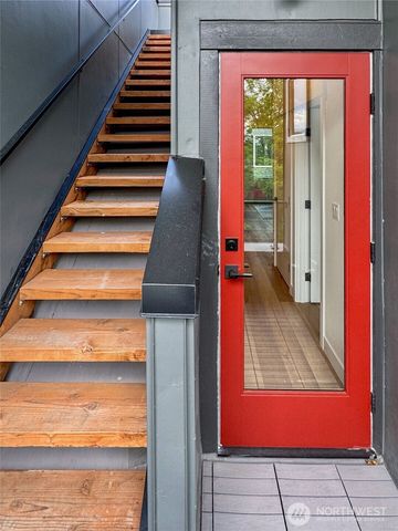 6947 42nd Avenue S, Seattle, WA 98118