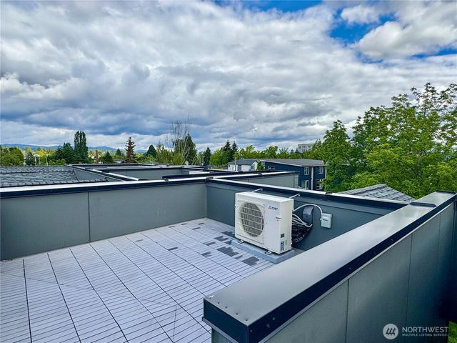 6947 42nd Avenue S, Seattle, WA 98118