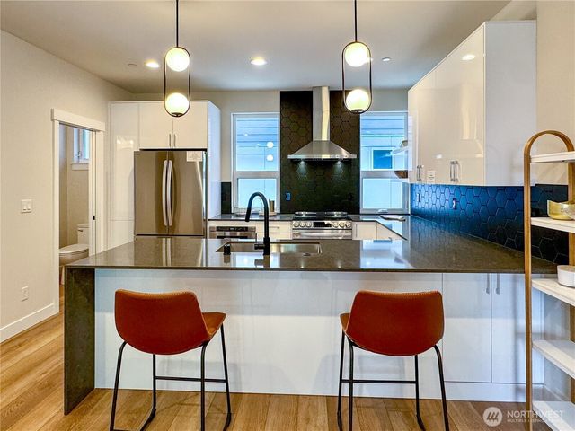 6947 42nd Avenue S, Seattle, WA 98118