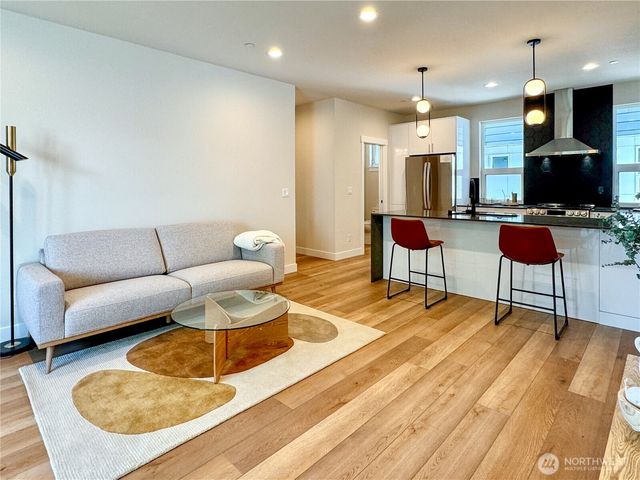 6947 42nd Avenue S, Seattle, WA 98118