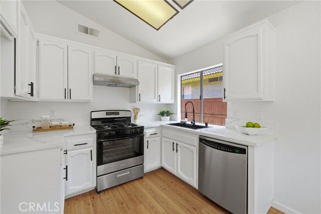 14751 Mountain High, Fontana, CA 92337