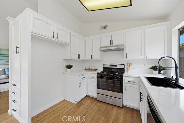 14751 Mountain High, Fontana, CA 92337