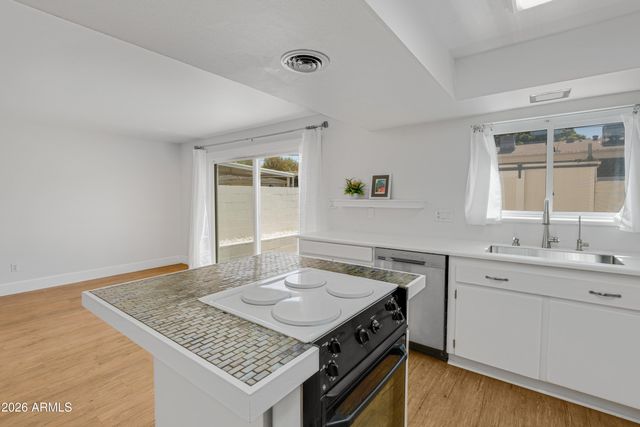 1542 W CAMPBELL Avenue, Phoenix, AZ 85015