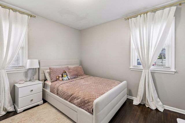 3708 W Old Shakopee Road, Bloomington, MN 55431