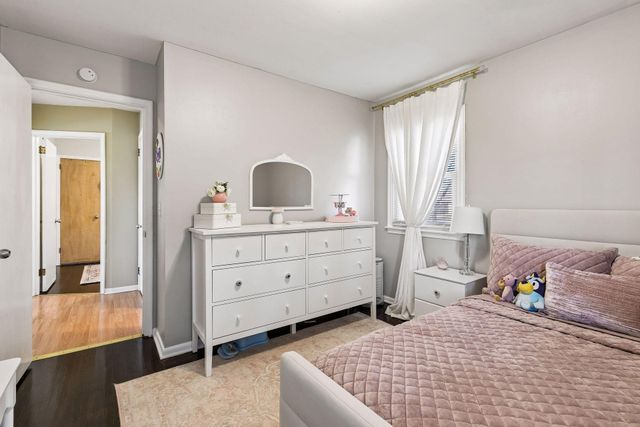 3708 W Old Shakopee Road, Bloomington, MN 55431