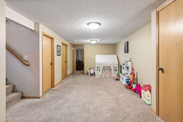 3708 W Old Shakopee Road, Bloomington, MN 55431