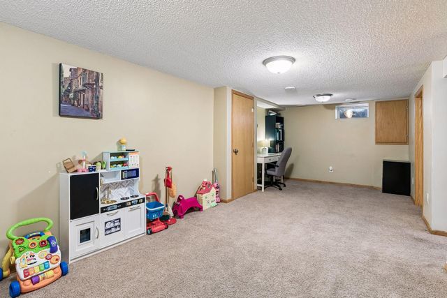 3708 W Old Shakopee Road, Bloomington, MN 55431