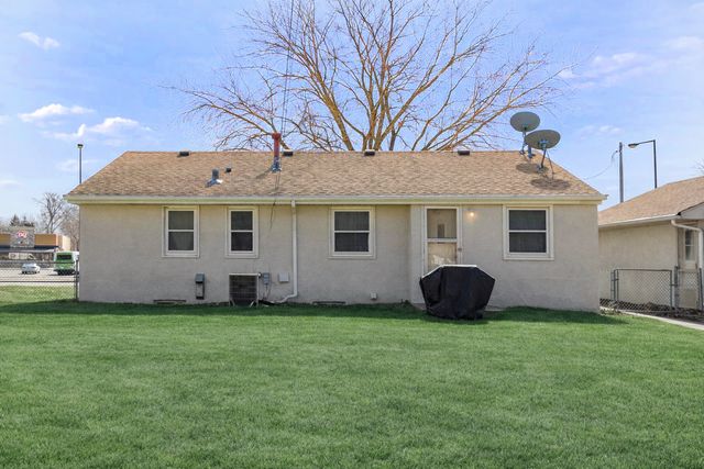 3708 W Old Shakopee Road, Bloomington, MN 55431