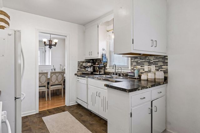 3708 W Old Shakopee Road, Bloomington, MN 55431