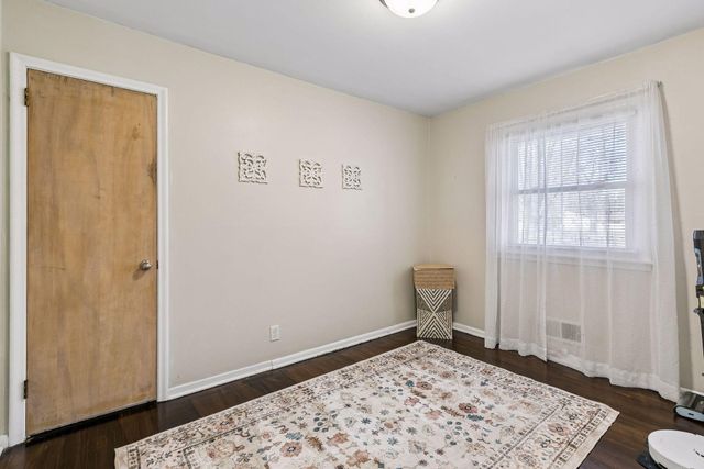 3708 W Old Shakopee Road, Bloomington, MN 55431