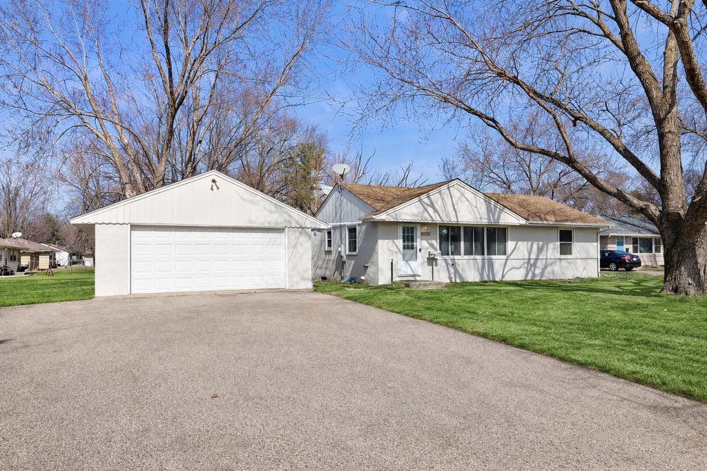 3708 W Old Shakopee Road, Bloomington, MN 55431