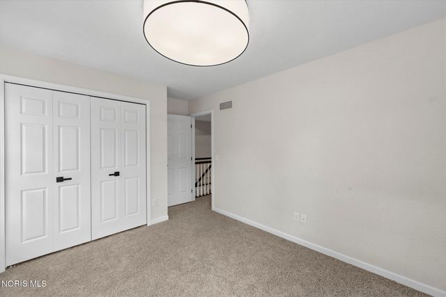 8342 Country Brook Drive, Holland, OH 43528