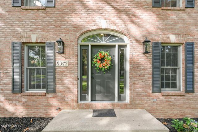 8342 Country Brook Drive, Holland, OH 43528