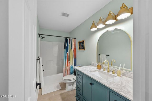 8342 Country Brook Drive, Holland, OH 43528