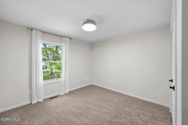 8342 Country Brook Drive, Holland, OH 43528