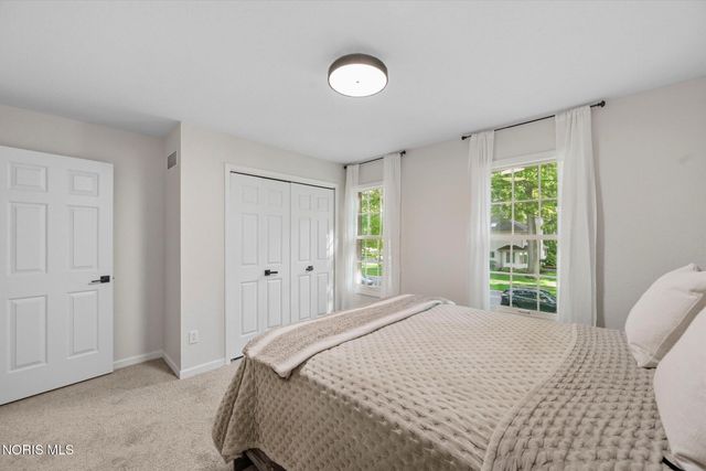 8342 Country Brook Drive, Holland, OH 43528