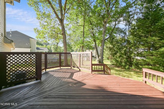 8342 Country Brook Drive, Holland, OH 43528