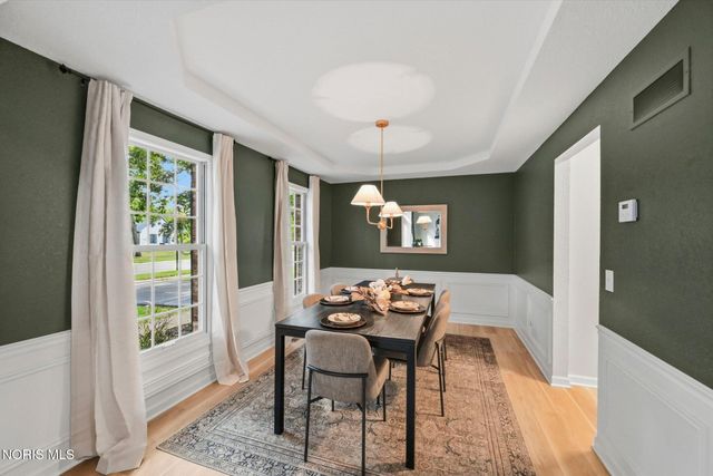 8342 Country Brook Drive, Holland, OH 43528
