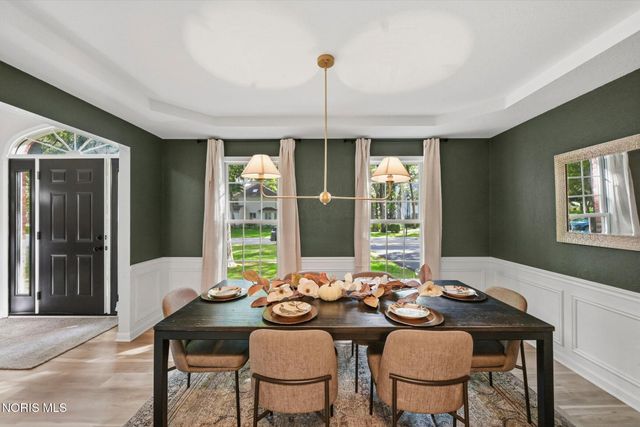 8342 Country Brook Drive, Holland, OH 43528