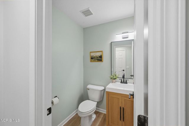 8342 Country Brook Drive, Holland, OH 43528
