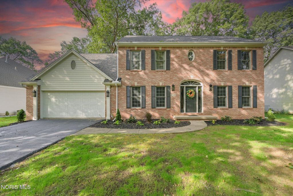 8342 Country Brook Drive, Holland, OH 43528