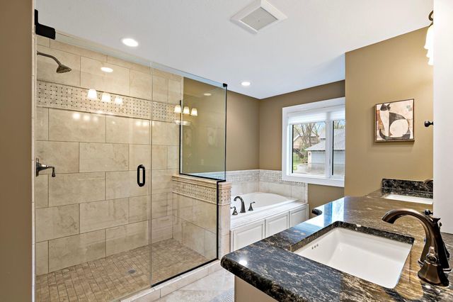 1316 Summit Oaks Drive, Burnsville, MN 55337