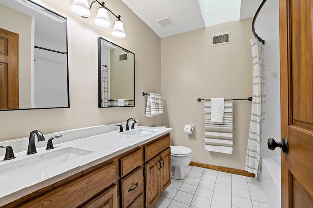 1316 Summit Oaks Drive, Burnsville, MN 55337