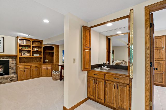 1316 Summit Oaks Drive, Burnsville, MN 55337