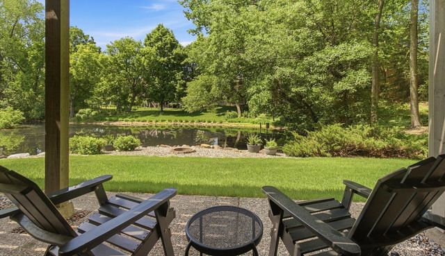 1316 Summit Oaks Drive, Burnsville, MN 55337