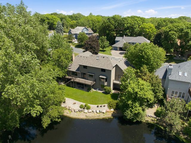 1316 Summit Oaks Drive, Burnsville, MN 55337