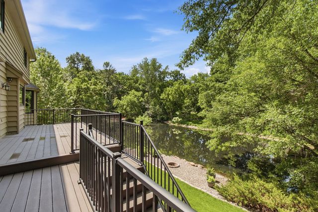 1316 Summit Oaks Drive, Burnsville, MN 55337