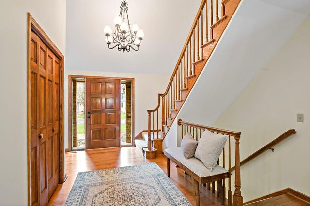 1316 Summit Oaks Drive, Burnsville, MN 55337