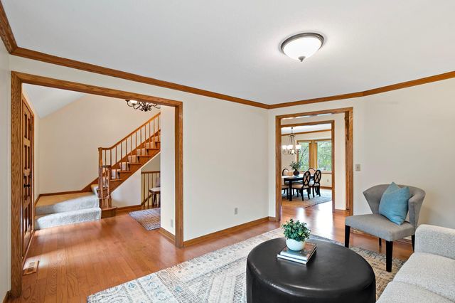 1316 Summit Oaks Drive, Burnsville, MN 55337