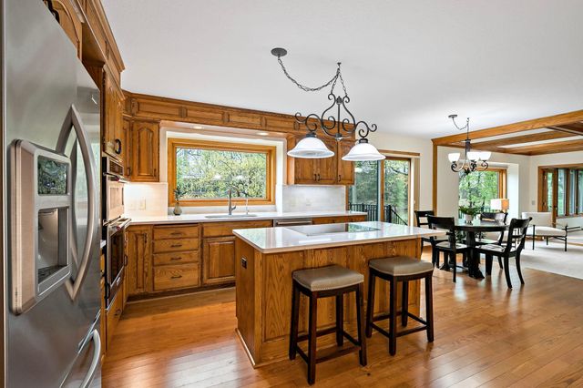 1316 Summit Oaks Drive, Burnsville, MN 55337