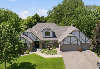 1316 Summit Oaks Drive, Burnsville, MN 55337