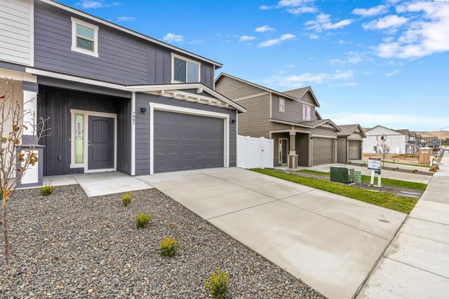 7461 Grapevine Ct, West Richland, WA 99353
