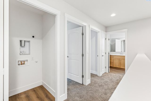 7461 Grapevine Ct, West Richland, WA 99353