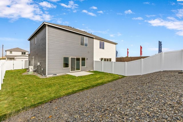 7461 Grapevine Ct, West Richland, WA 99353