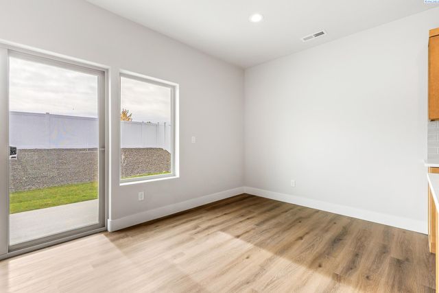 7461 Grapevine Ct, West Richland, WA 99353