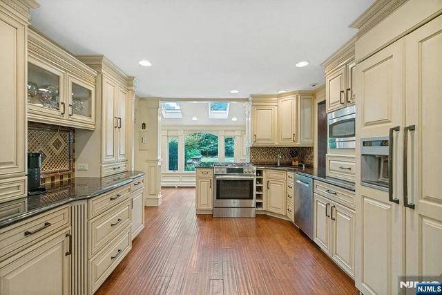 85 Vanderbeck Lane, Mahwah, NJ 07430