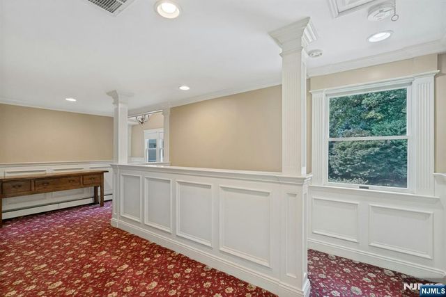 85 Vanderbeck Lane, Mahwah, NJ 07430