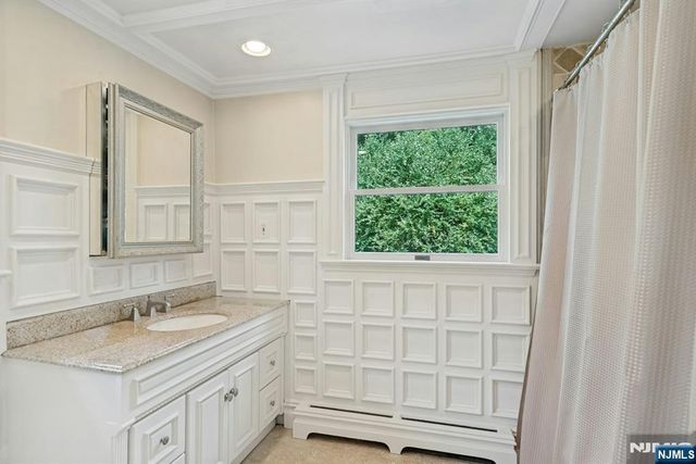 85 Vanderbeck Lane, Mahwah, NJ 07430