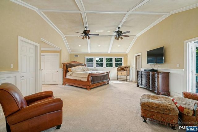 85 Vanderbeck Lane, Mahwah, NJ 07430