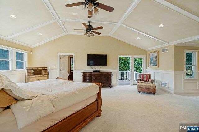 85 Vanderbeck Lane, Mahwah, NJ 07430