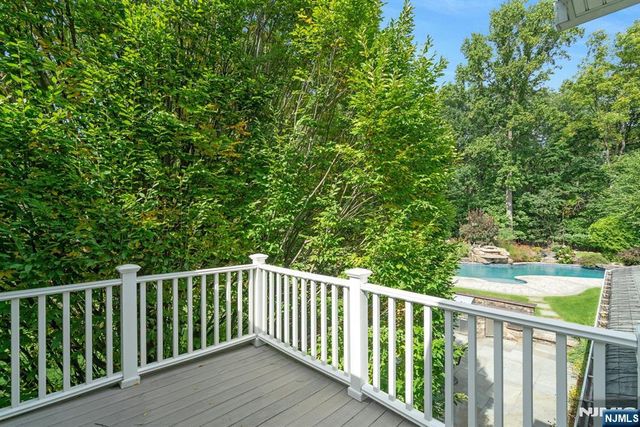 85 Vanderbeck Lane, Mahwah, NJ 07430