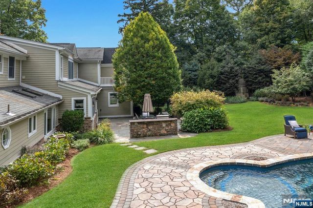 85 Vanderbeck Lane, Mahwah, NJ 07430
