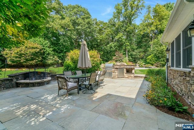 85 Vanderbeck Lane, Mahwah, NJ 07430