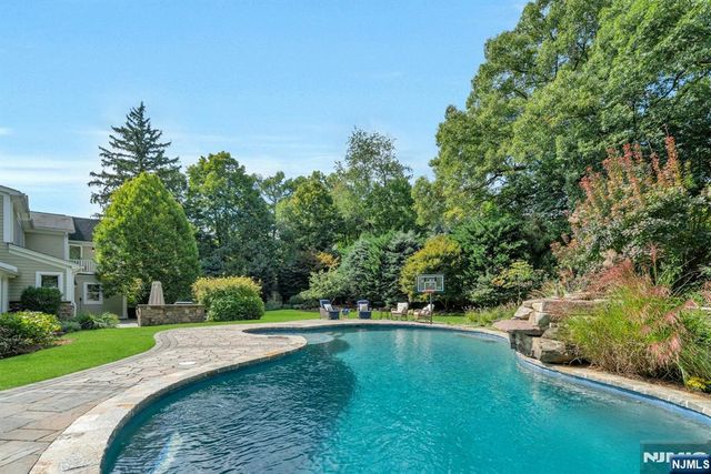 85 Vanderbeck Lane, Mahwah, NJ 07430