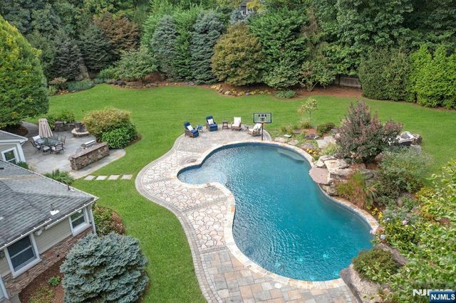 85 Vanderbeck Lane, Mahwah, NJ 07430